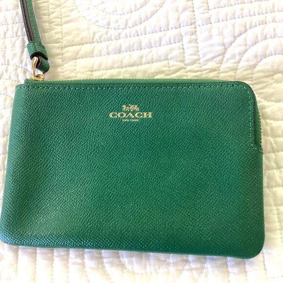 Coach Corner Zip Wristlet Crossgrain leather Green - Picture 1 of 7